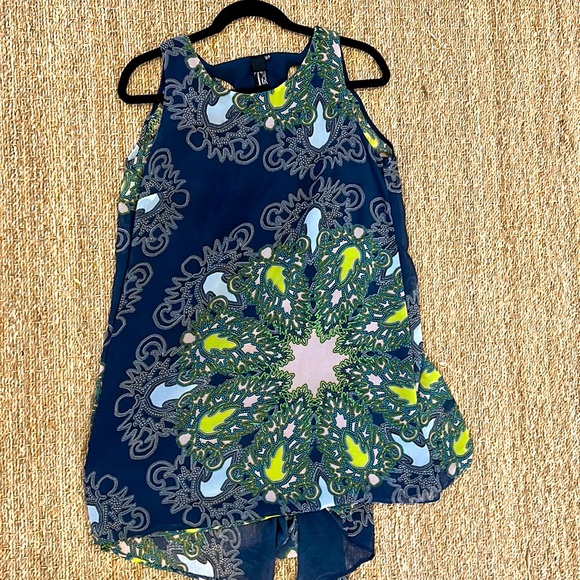 Beautiful flowy fancy dress - Picture 1 of 6